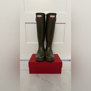 Hunter Green Winter Rain Boots Glossy Finish